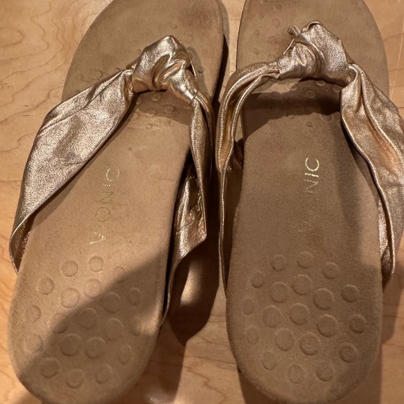 Vionic sandals - Picture 3 of 4